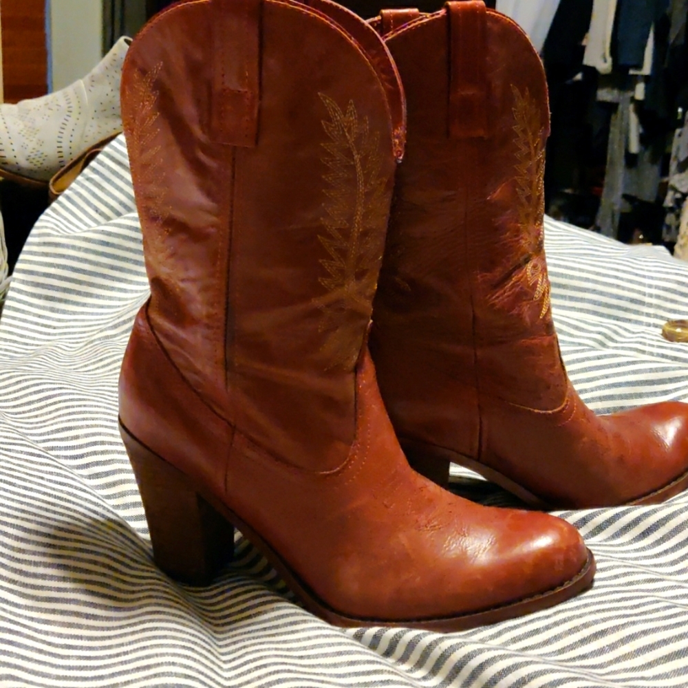 Steve Madden frontier cowgirl boots!